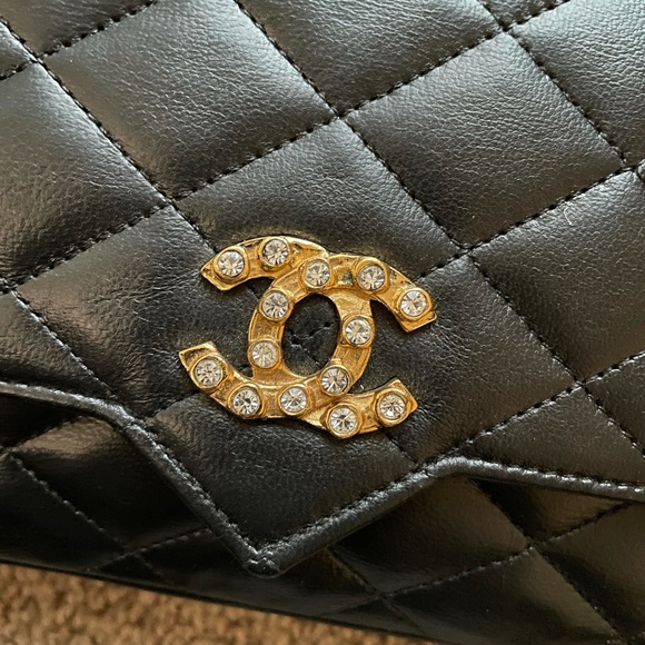 Chanel Vintage Lambskin Crystal Flap - Picture 4 of 12